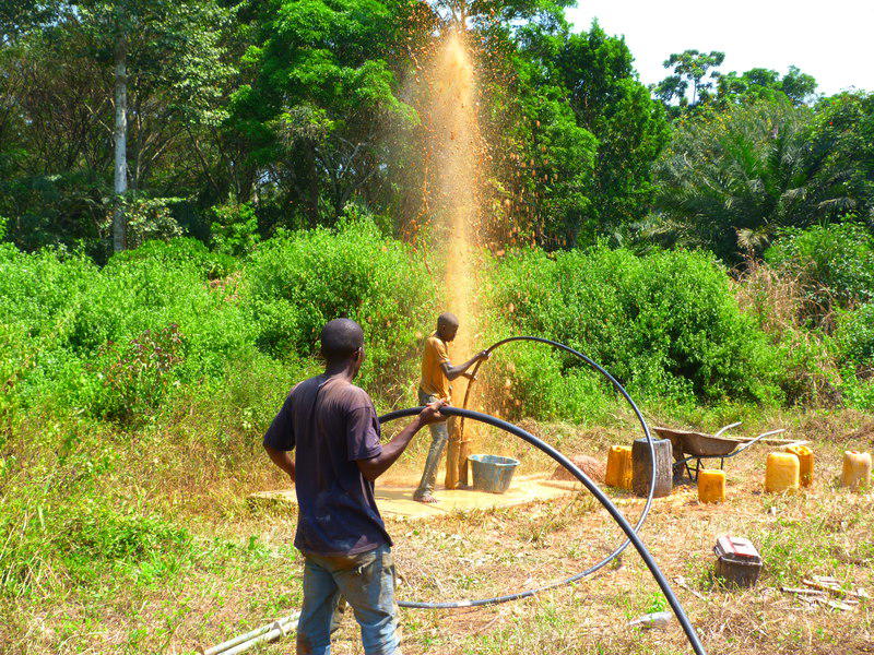 img-riabilitazione-pozzi-costruzione-latrine-e-corsi-di-formazione-in-partenariato-con-wrf